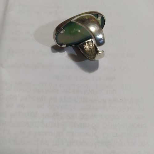 Silver ring with green stone like new