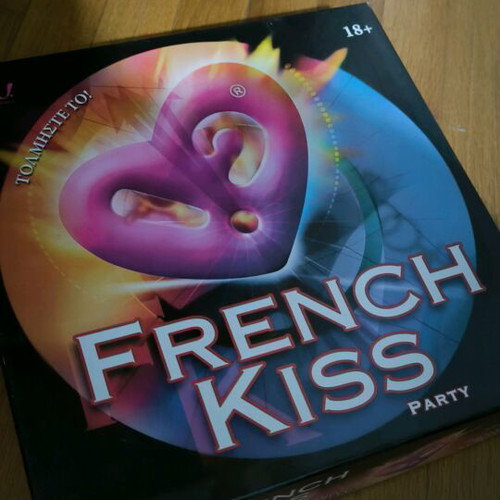 French Kiss party board game like new