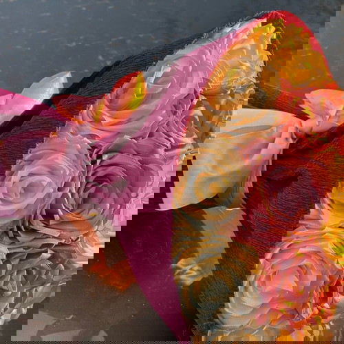 Вечен букет от ръчно изработени сатенени рози 17 броя