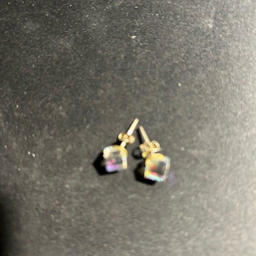 Cube earrings used with rhinestones