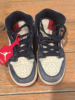 Jordan 1  MID SE