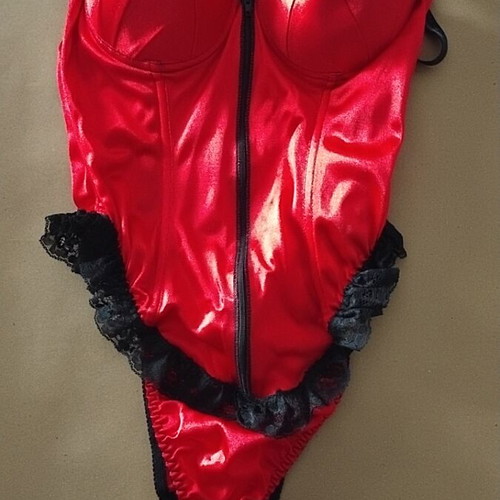 Lingerie new, size 2, black and red