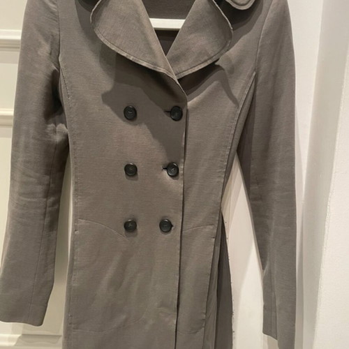 Carla G trench coat size small like new, gray