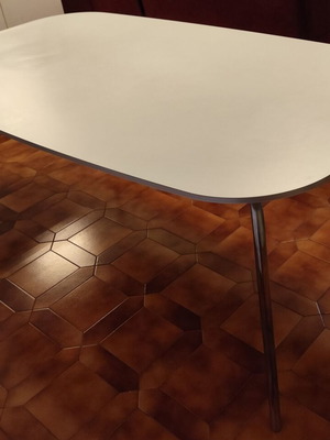 White dining table with metal legs like new