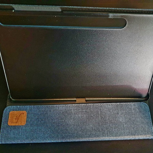 Samsung Tab S6 10.5" case like new