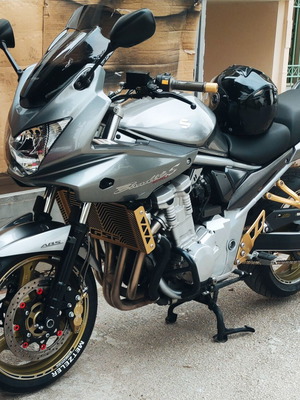 Suzuki Bandit 1250S σαν καινούργιο, μοντέλο 2009 με ABS και πολλά έξτρα