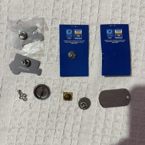 Collectible pins like new