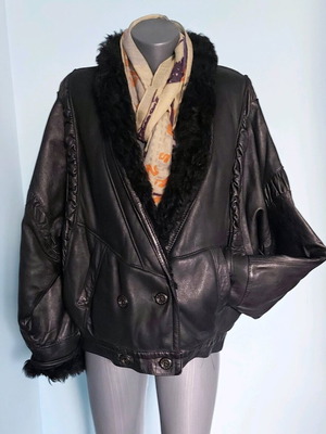 Vintage Shearling leather jacket like new, black
