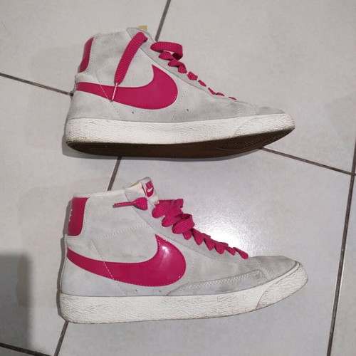 Nike Blazer Mid suede used, grey with pink details