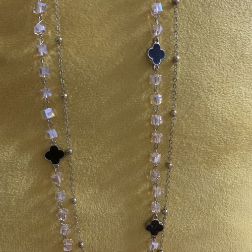 Long double necklace like new with Alhambra motifs, black and beige