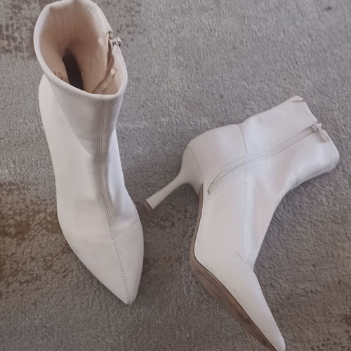 Zara cream ankle boots like new, size 38