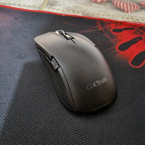 Gaming mouse Trust GXT 923 Ybar Wireless RGB LED σαν καινούργιο με mousepad Bloody