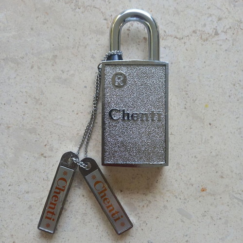 Magnetic hasp lock