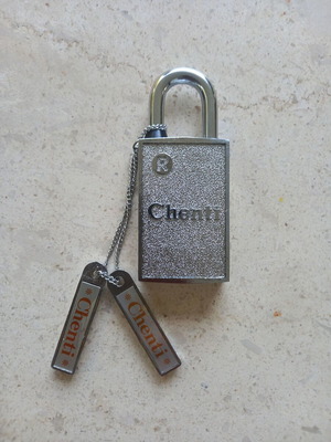 Magnetic hasp lock