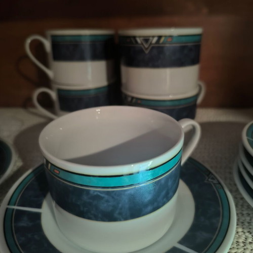 Coffee cup set like new, 6 pieces with saucers
