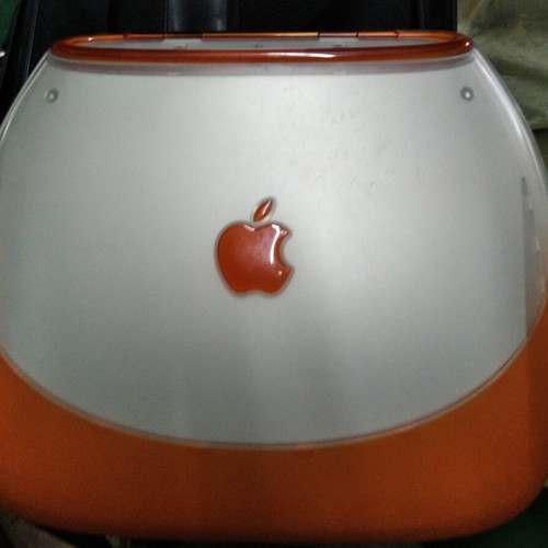 Apple iBook M2453 laptop used with original charger