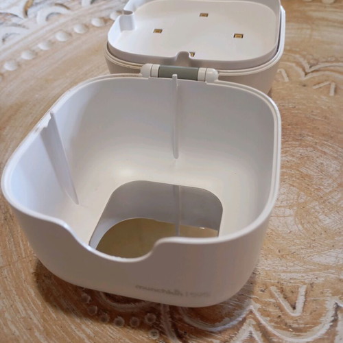 Munchkin pacifier sterilizer like new