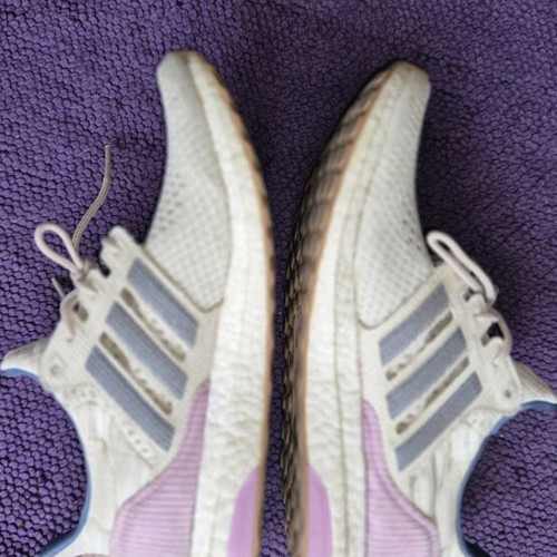 Adidas UltraBoost γυναικεία παπούτσια μεταχειρισμένα, νούμερο 40, μπεζ με λιλά και μπλε