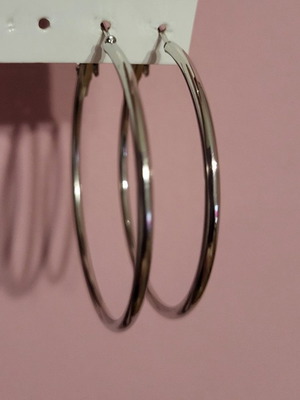 Silver hoop earrings new, thin line design