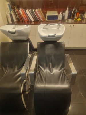 Professional Hair Salon Shampoo Chair with Ceramic Basin, Like New