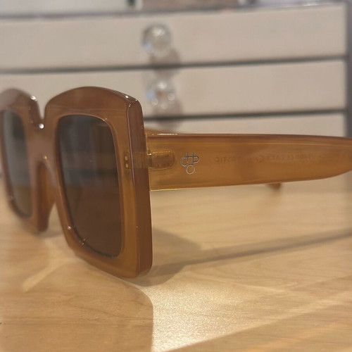 Chpo sunglasses brown like new, all time classic