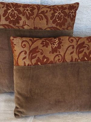 Decorative pillows set of 2 pieces