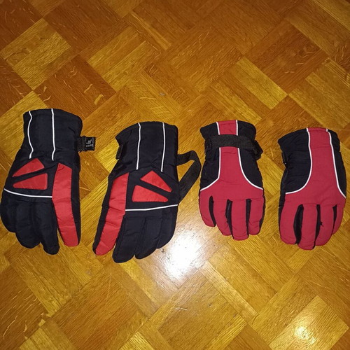 Winter gloves new, pack of 2 pairs in L and M sizes, black and red
