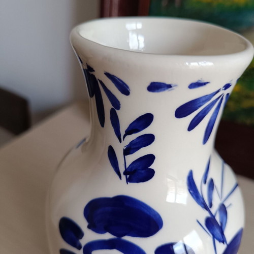 Vintage porcelain vase like new with blue flowers, height 24 cm