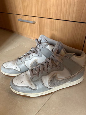 Nike Dunks High used, gray, size 45