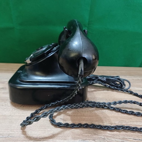 Vintage Siemens W28 metal telephone used, bakelite handset