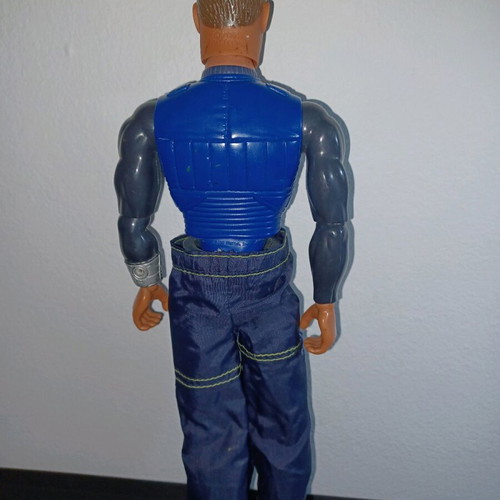 Max Steel Urban Agent figure used with worn pants elastics