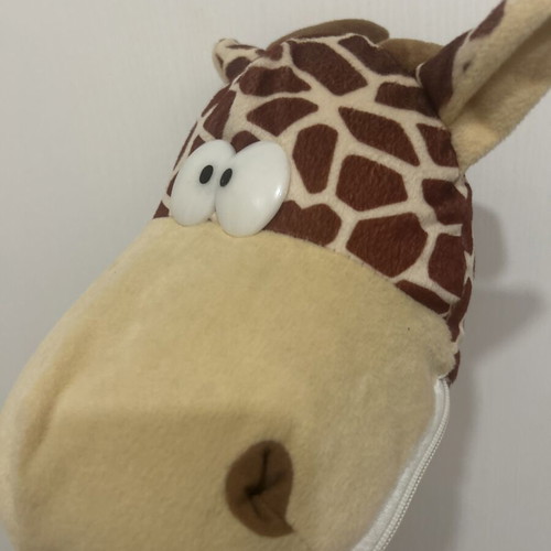 Retro plush giraffe CD DVD case like new from the 90s