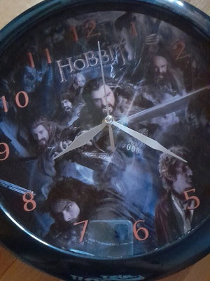 Hobbit wall clock used, analog