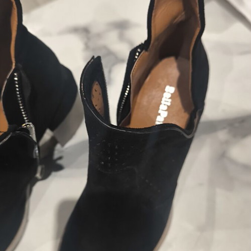 Women's boots new, size 38, black