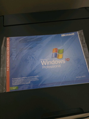 Windows XP Pro 2002 sealed collectible new