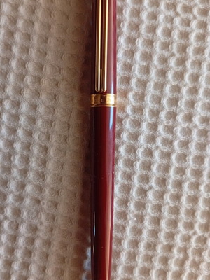 Montblanc Noblesse Oblige vintage ballpoint pen, burgundy