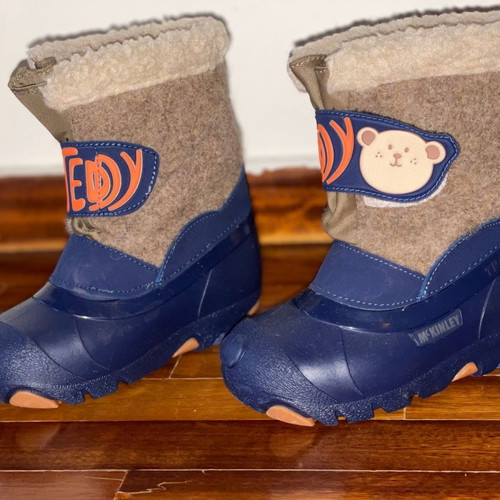 Children's snow boots size 26 in excellent condition