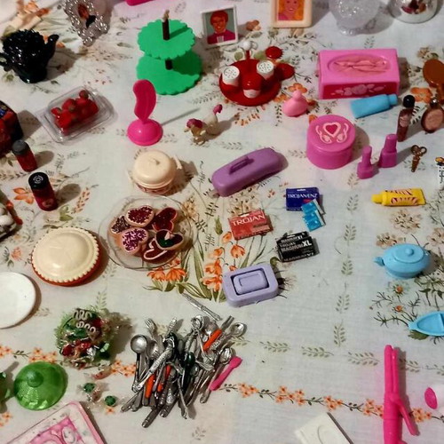 Mega Lot of Realistic 1/6 Scale Miniatures like new