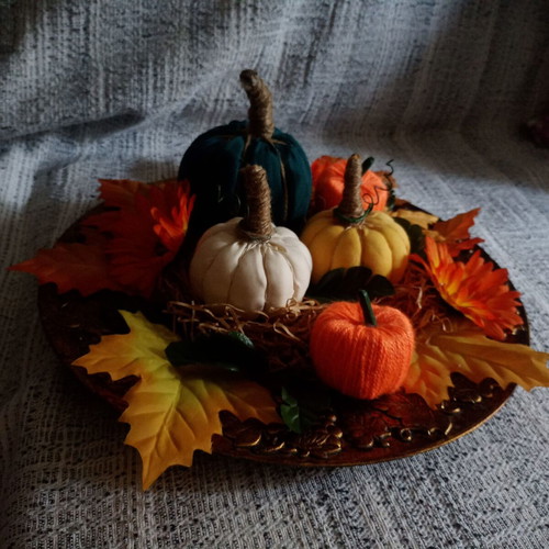 Autumn arrangement with handmade fabric pumpkins set like new