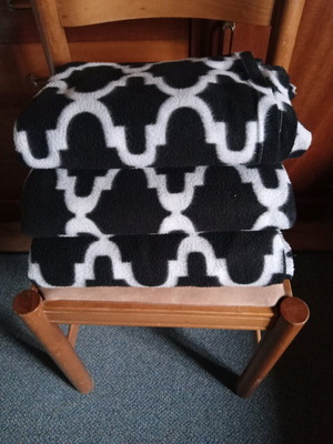 Fleece single blankets used