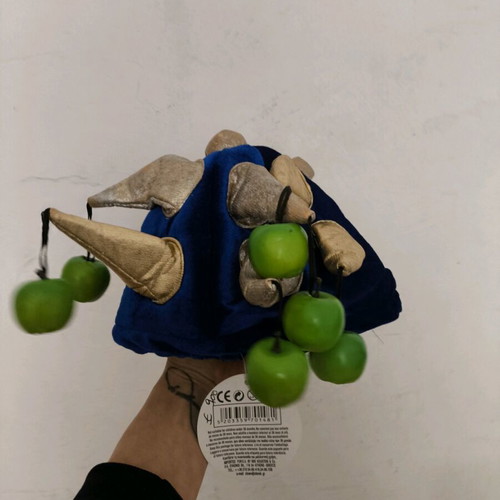 Carnival hat with pears new