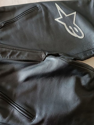 Alpinestars leather motorcycle pants new, size 48 with knee protection