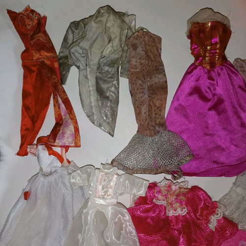 Barbie doll clothes used with defects, -  5,00 - Vendora.cy