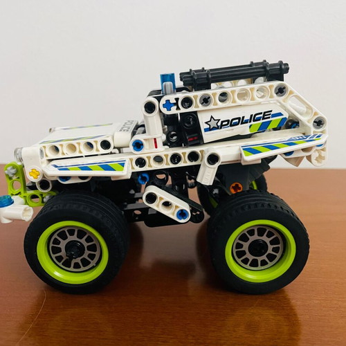 Lego Technic 42047 Police Interceptor like new with pull-back