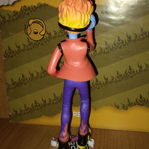 Monster High collection #18 Holt Hyde magazine with figure used