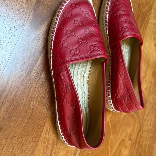 Gucci espadrilles size 40 like new, red slippers