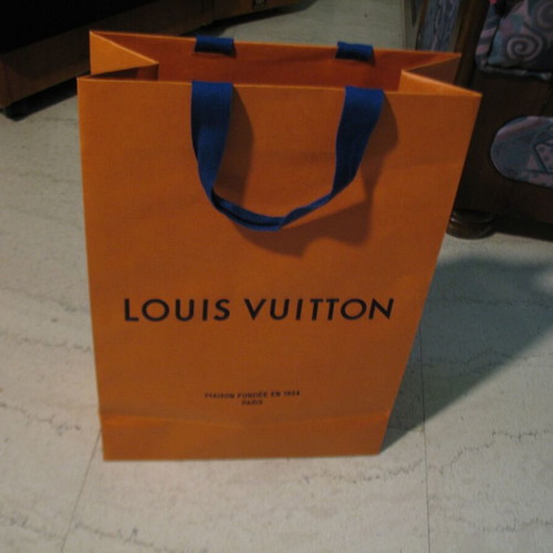 Louis Vuitton medium size bag unused 36x25x11