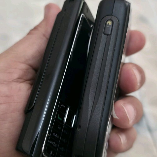 Nokia 4 phones like new from collection with leather cases