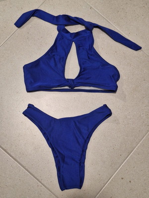 Decoro electric blue halter bikini set new, size S/M
