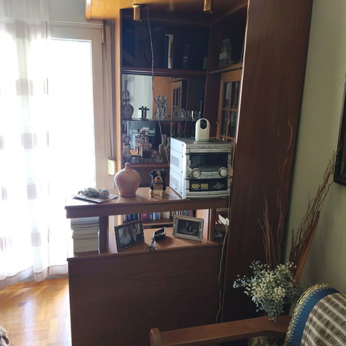 Bar like new with shelves for bottles and glasses